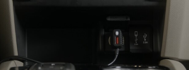 vehicle signal booster power supply connected to car
